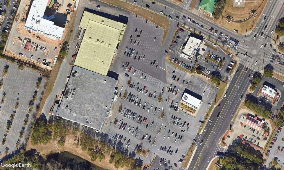 5065 N 9th Ave, Pensacola, FL à louer - Photo de l’immeuble – Image 2 sur 2