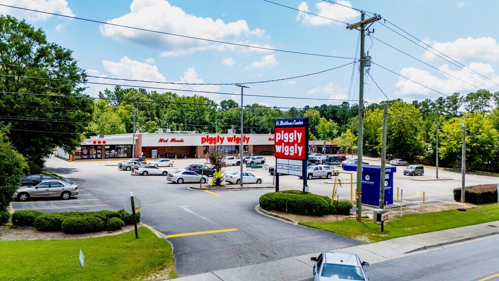 611-621 Harry C Raysor Dr, Saint Matthews, SC à vendre - Photo de l’immeuble – Image 2 sur 11