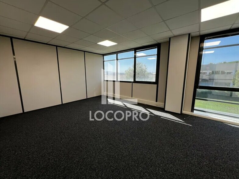 Bureau dans Avignon à louer - Photo de l’immeuble – Image 3 sur 8