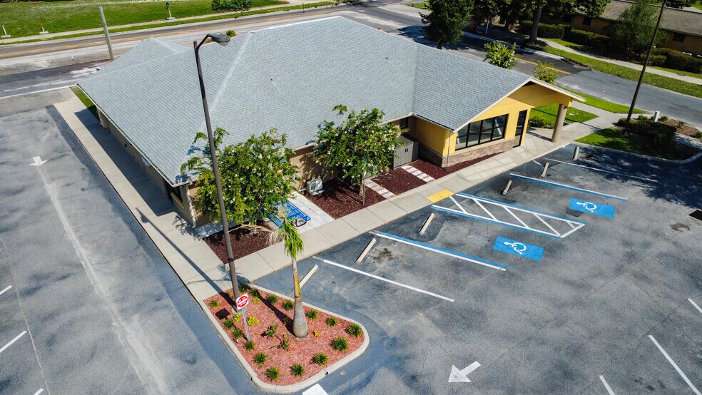 1729 Lakeland Hills Blvd, Lakeland, FL à vendre - Photo de l’immeuble – Image 2 sur 36