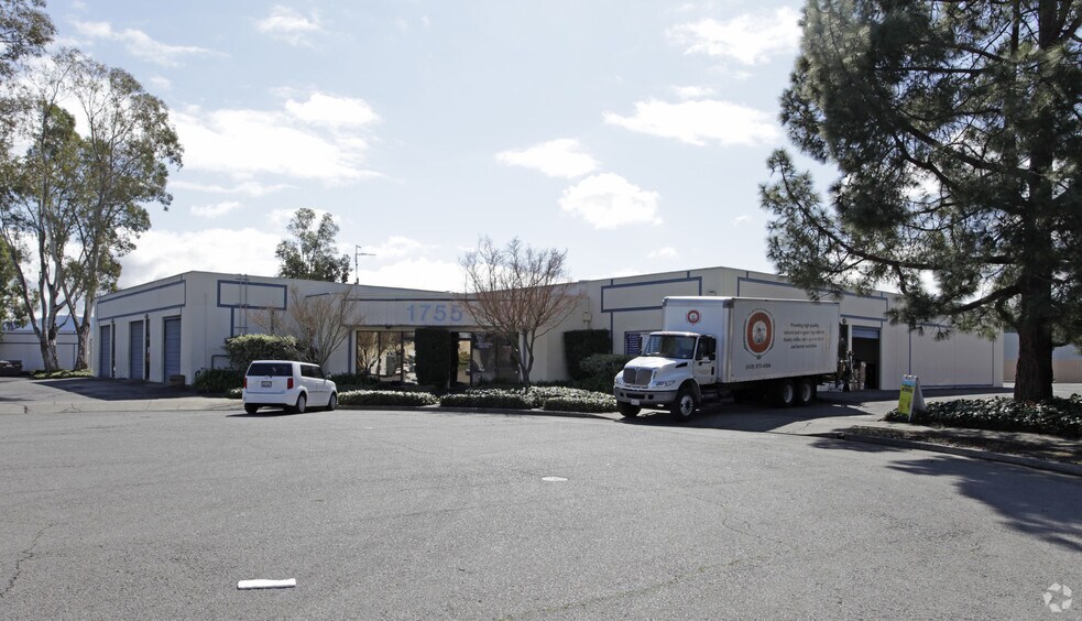 1755 Industrial Way, Napa, CA à louer - Photo principale – Image 3 sur 5