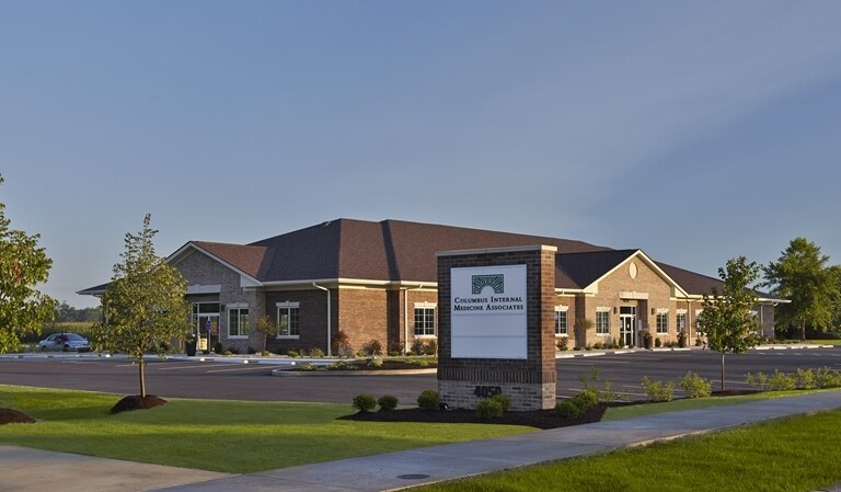 4050 Central Ave, Columbus, IN à louer Photo principale– Image 1 sur 12