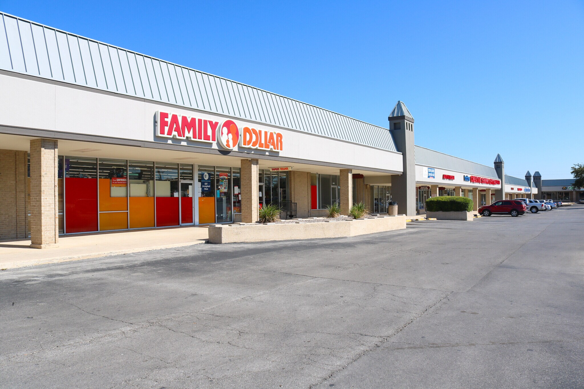 11743-11823 West Ave, San Antonio, TX à louer Photo de l’immeuble– Image 1 sur 7