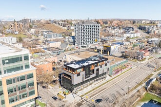 65 Edmonton Trl NE, Calgary, AB - VUE AÉRIENNE  vue de carte - Image1