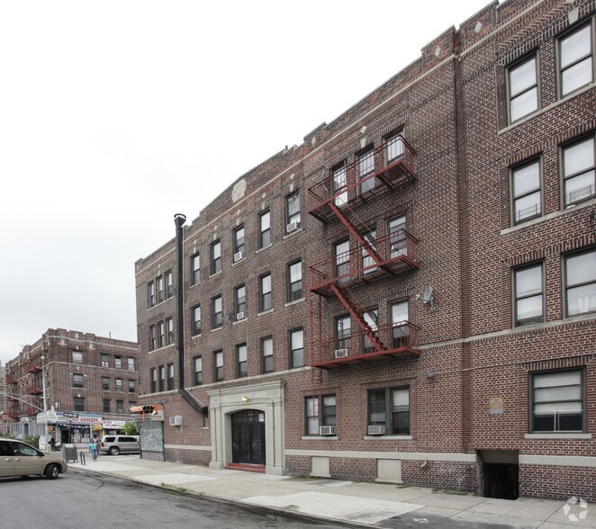 355 Rogers Ave, Brooklyn, NY à louer - Photo de l’immeuble – Image 2 sur 2