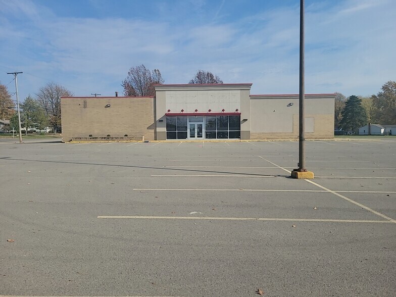11045 Main St, New Middletown, OH à louer - Photo de l’immeuble – Image 1 sur 3