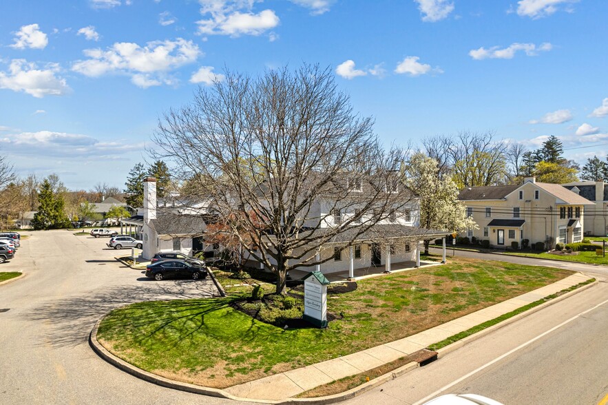 37 E Germantown Pike, Plymouth Meeting, PA à louer - Photo de l’immeuble – Image 3 sur 12