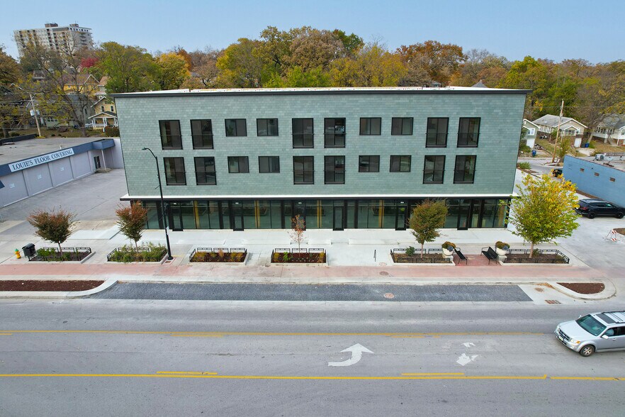 2701 Ingersoll Ave, Des Moines, IA à louer - Photo de l’immeuble – Image 2 sur 5