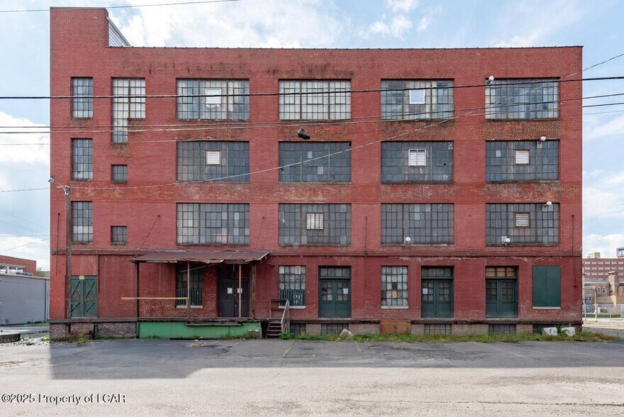 64 E Union St, Wilkes-Barre, PA à vendre - Photo principale – Image 1 sur 11