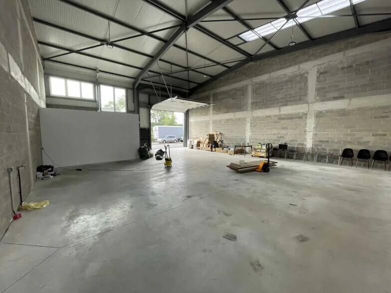 Bureau dans Saint-Étienne-du-Rouvray à louer - Photo de l’immeuble – Image 3 sur 6