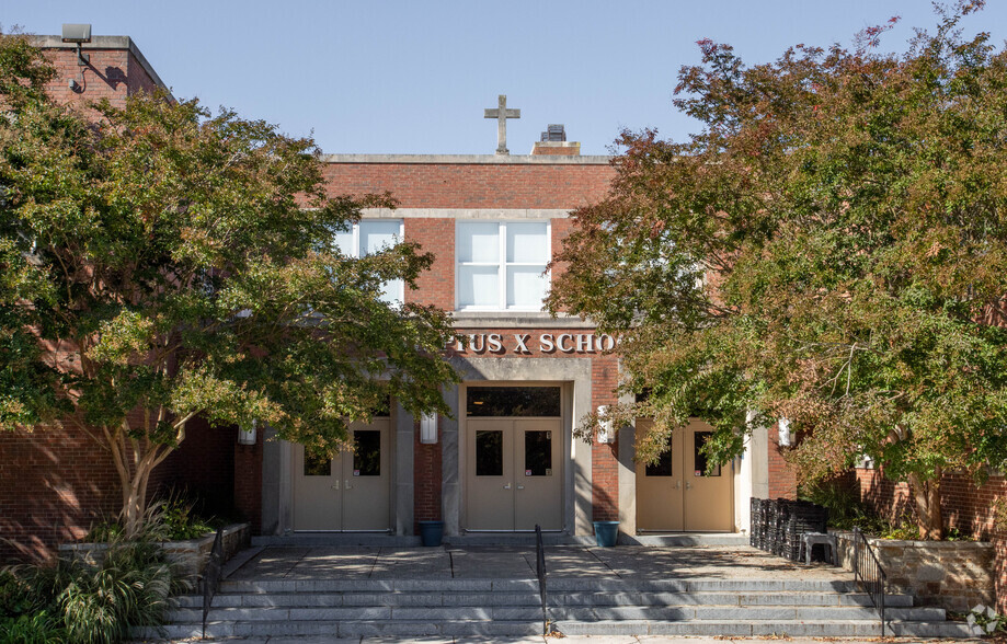 6432 York Road, Baltimore, MD  21212, Baltimore, MD à louer - Photo de l’immeuble – Image 3 sur 6