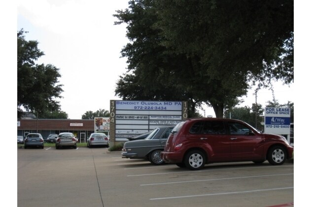 1700-1704 N Hampton Rd, DeSoto, TX à louer - Photo de l’immeuble – Image 3 sur 12