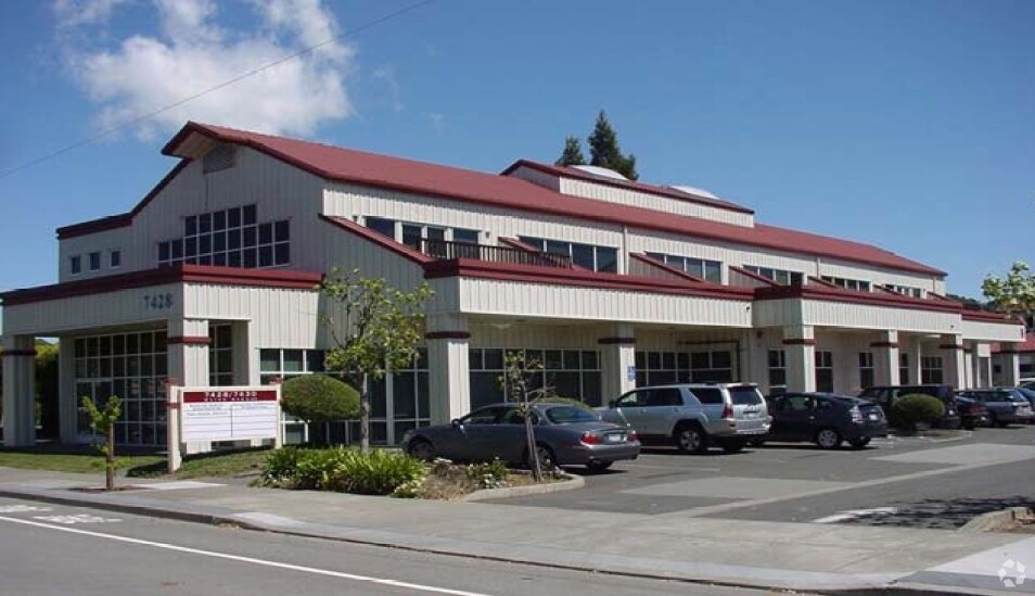7428 Redwood Blvd, Novato, CA à vendre - Photo de l’immeuble – Image 2 sur 10