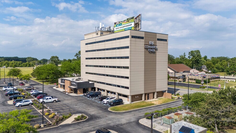 515 N Washington Ave, Saginaw, MI à louer - Photo de l’immeuble – Image 1 sur 13