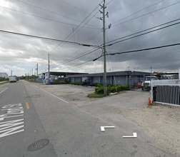 1001 NW 72nd St, Miami, FL à louer Photo de l’immeuble– Image 2 sur 4