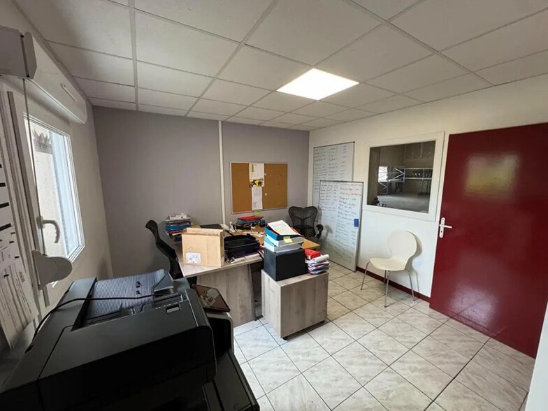 10 Rue Du Grand Pre, NORROY-LE-VENEUR à louer - Photo de l’immeuble – Image 3 sur 5