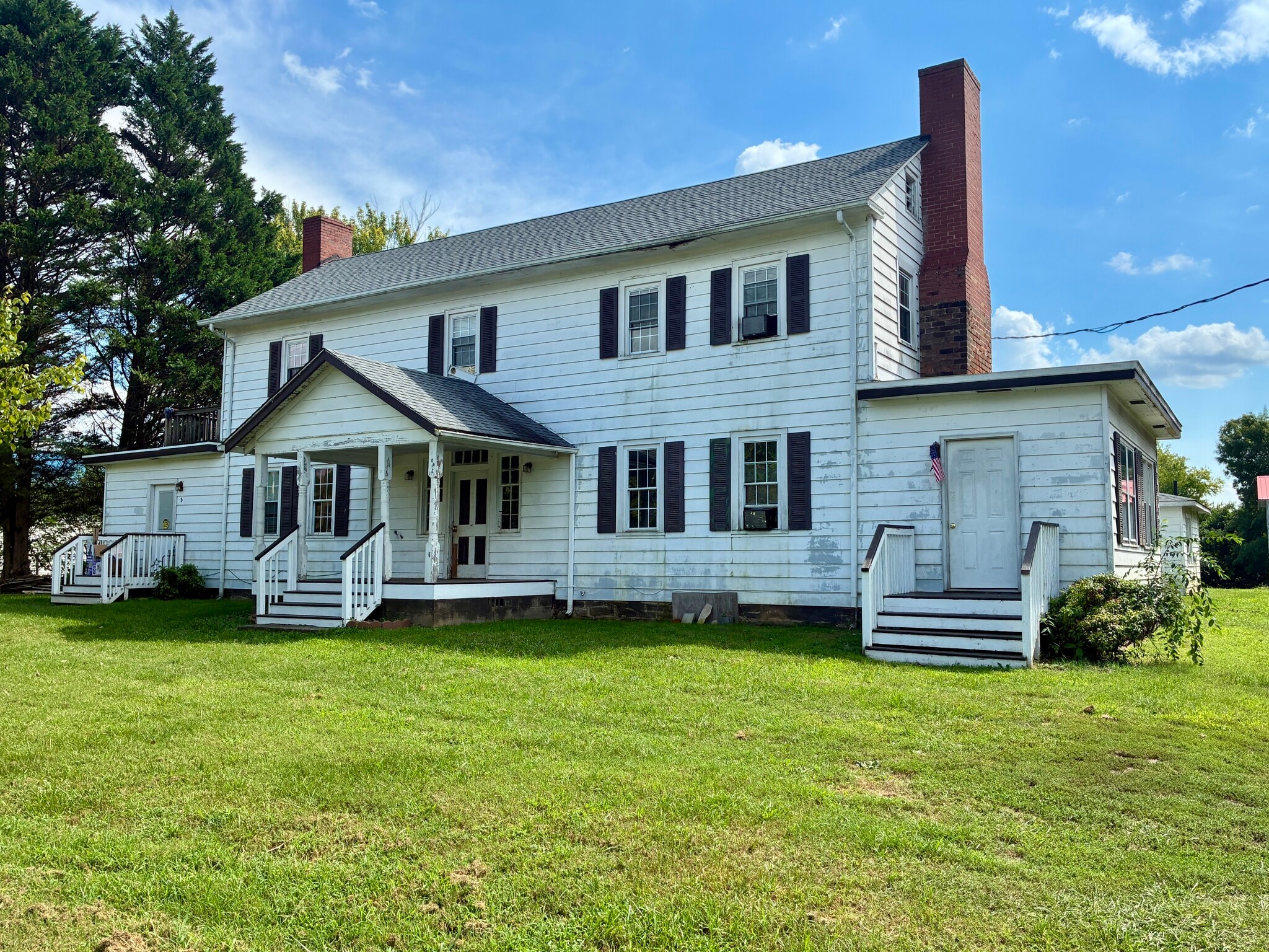 1109 W Main St, Yadkinville, NC à vendre Photo principale– Image 1 sur 13