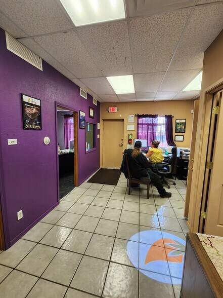 3109 Los Arboles Ave NE, Albuquerque, NM à vendre - Photo intérieure – Image 2 sur 27