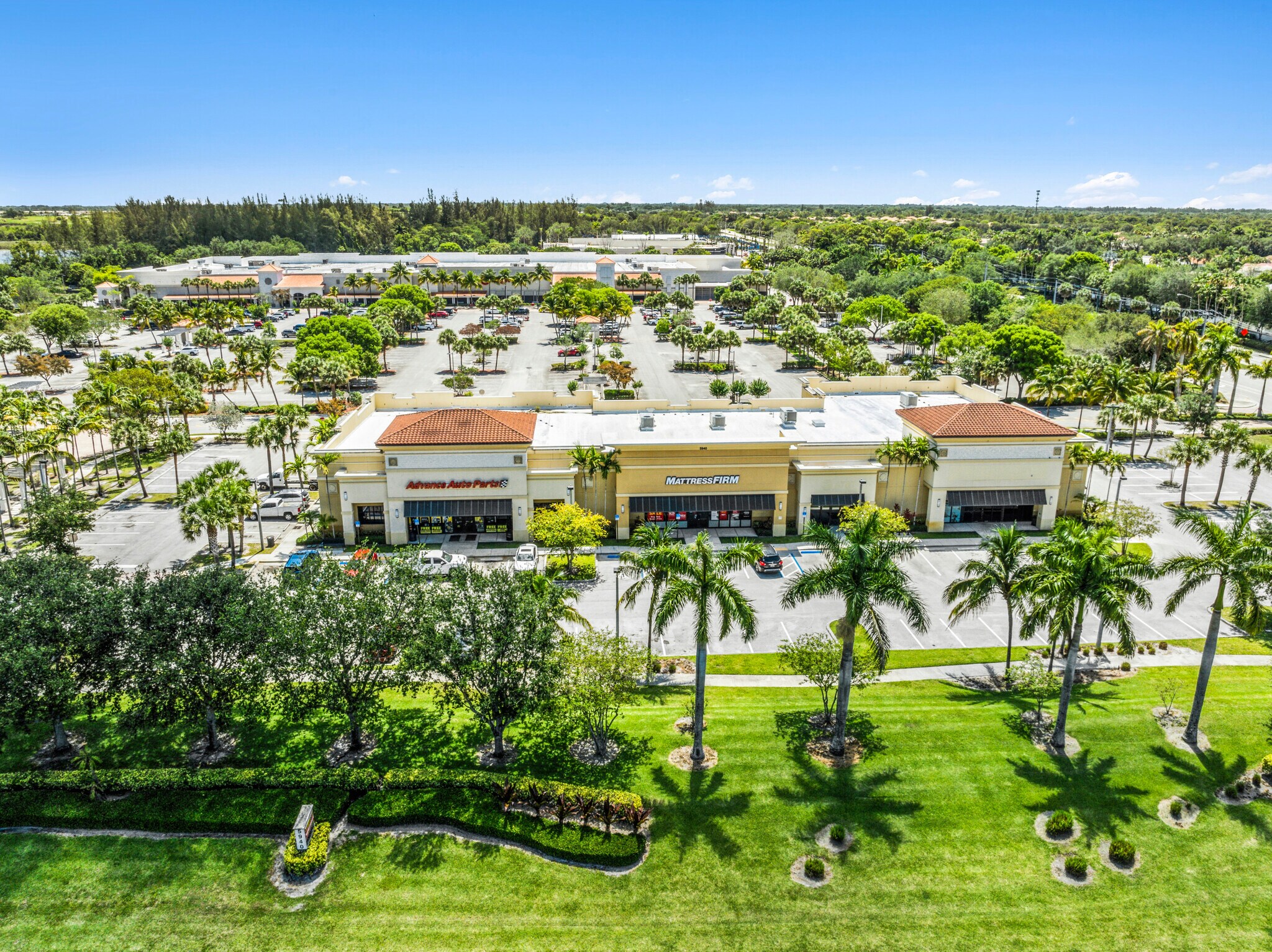 5900 S State Road 7, Lake Worth, FL à louer Photo de l’immeuble– Image 1 sur 7