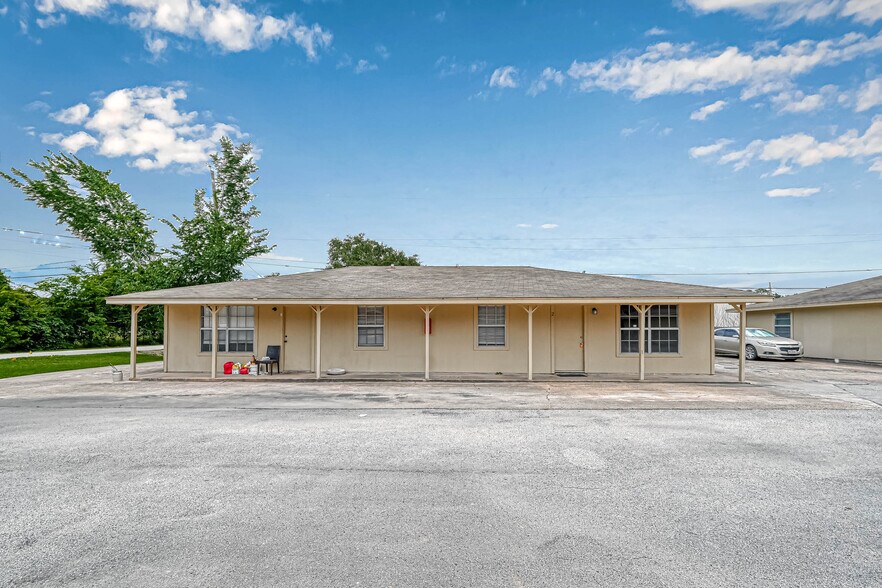 8430 Round Rock Dr, Houston, TX à vendre - Photo de l’immeuble – Image 1 sur 28