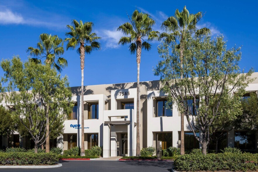 7525 Irvine Center Dr, Irvine, CA à louer - Photo principale – Image 1 sur 24