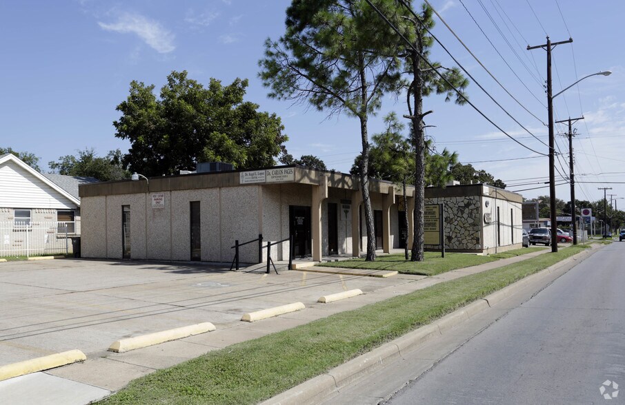 910 W Northside Dr, Fort Worth, TX à louer - Photo de l’immeuble – Image 2 sur 19