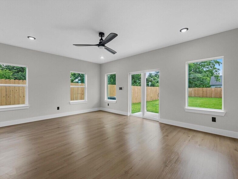 1030 Reverend B J Lewis dr, Houston, TX à vendre - Photo de l’immeuble – Image 2 sur 26