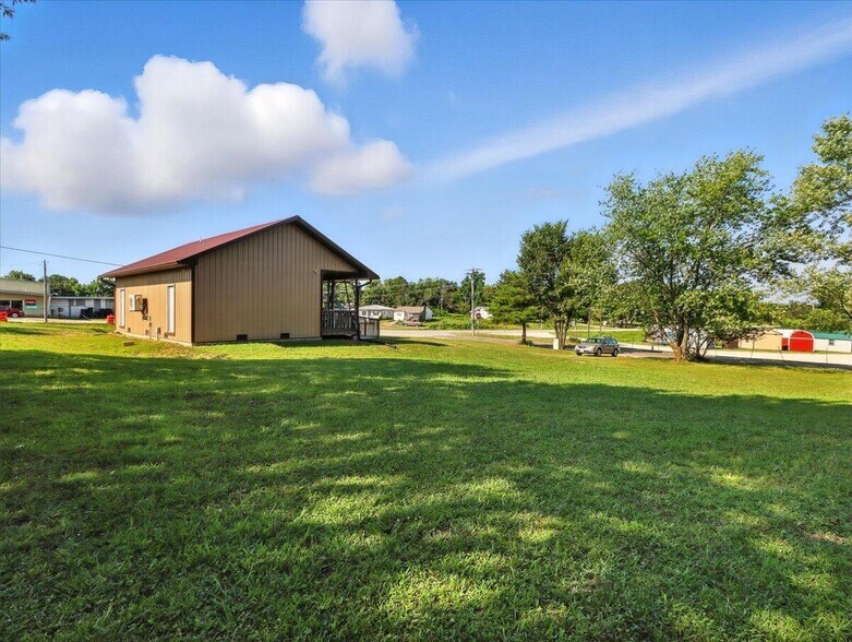 401 N Busch Ave, Mountain Grove, MO à vendre - Photo de l’immeuble – Image 3 sur 15