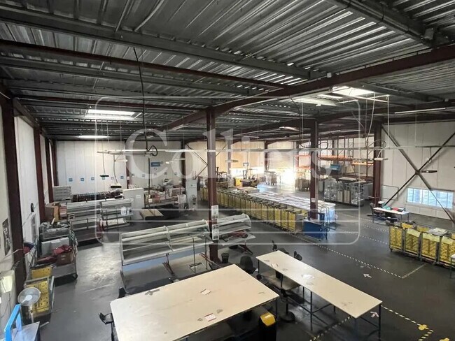 Plus de détails pour Bureau, Industriel/Logistique à louer