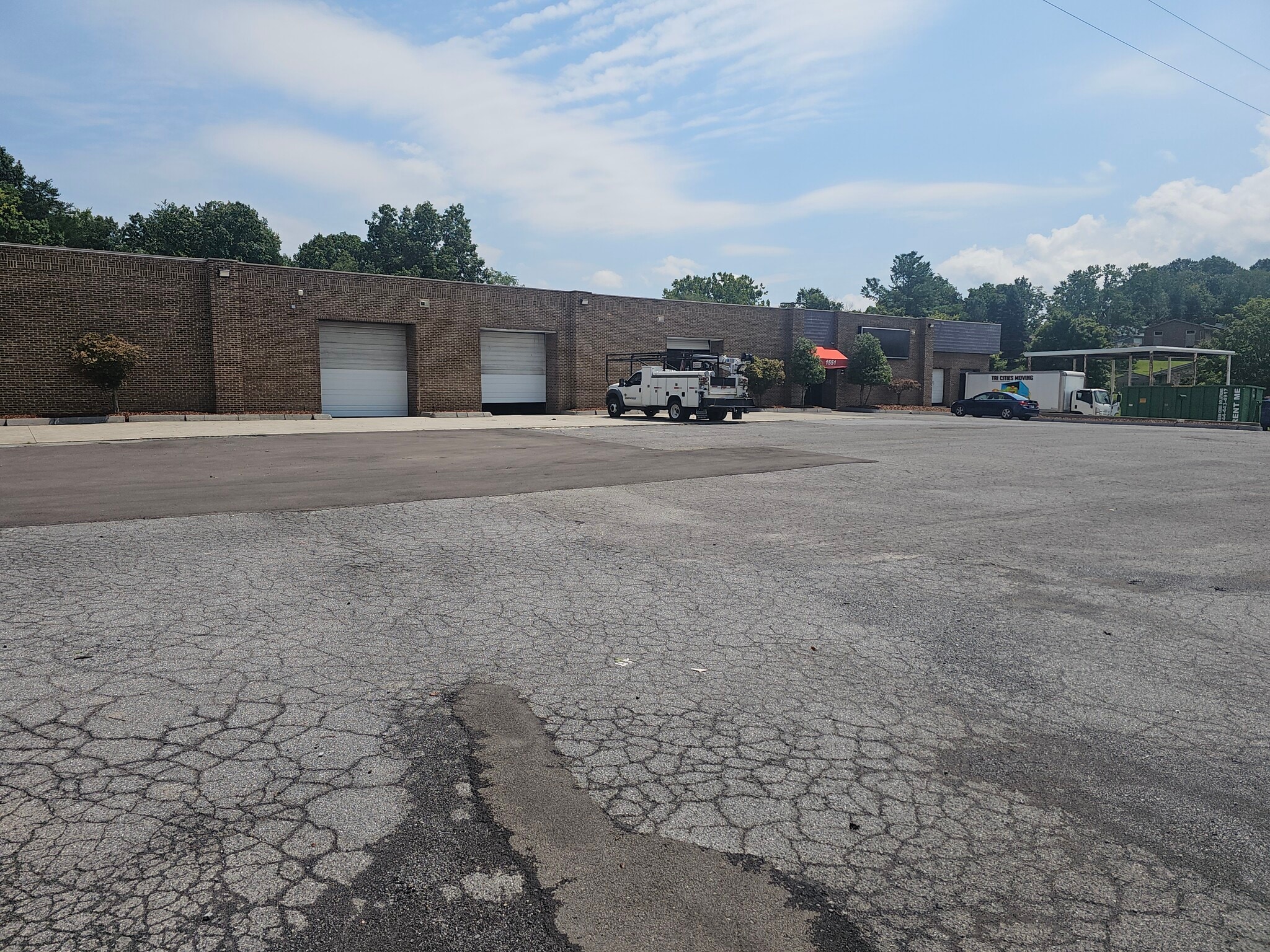 1551 S Wilcox Dr, Kingsport, TN à louer Photo intérieure– Image 1 sur 4