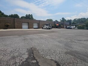 1551 S Wilcox Dr, Kingsport, TN à louer Photo intérieure– Image 1 sur 4