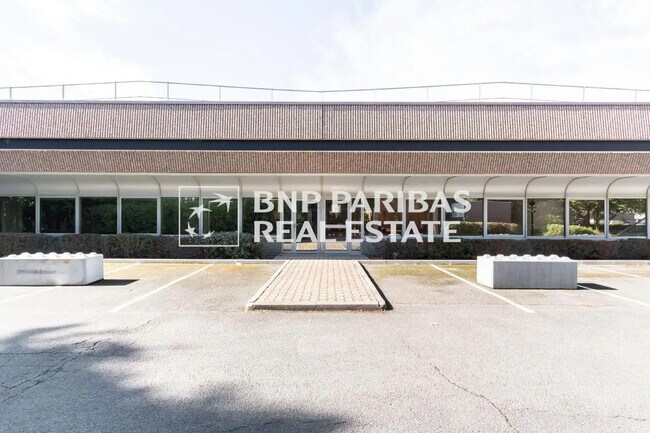 Plus de détails pour Bureau, Local d'activités à louer