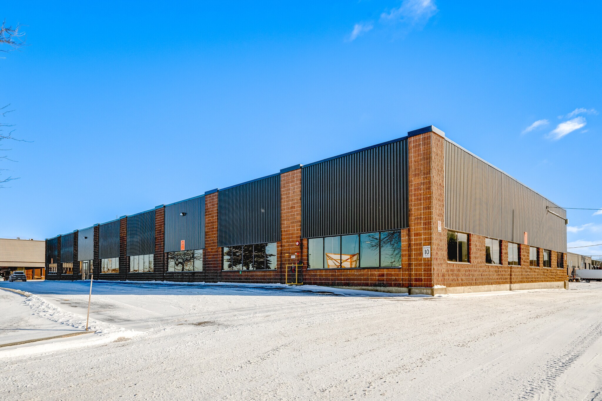 3540-3600 St Griffith, Montréal, QC à louer Photo de l’immeuble– Image 1 sur 18