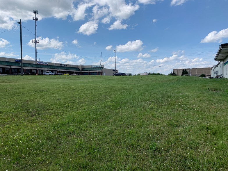 Kingsridge Dr, Dayton, OH à vendre - Photo principale – Image 1 sur 6