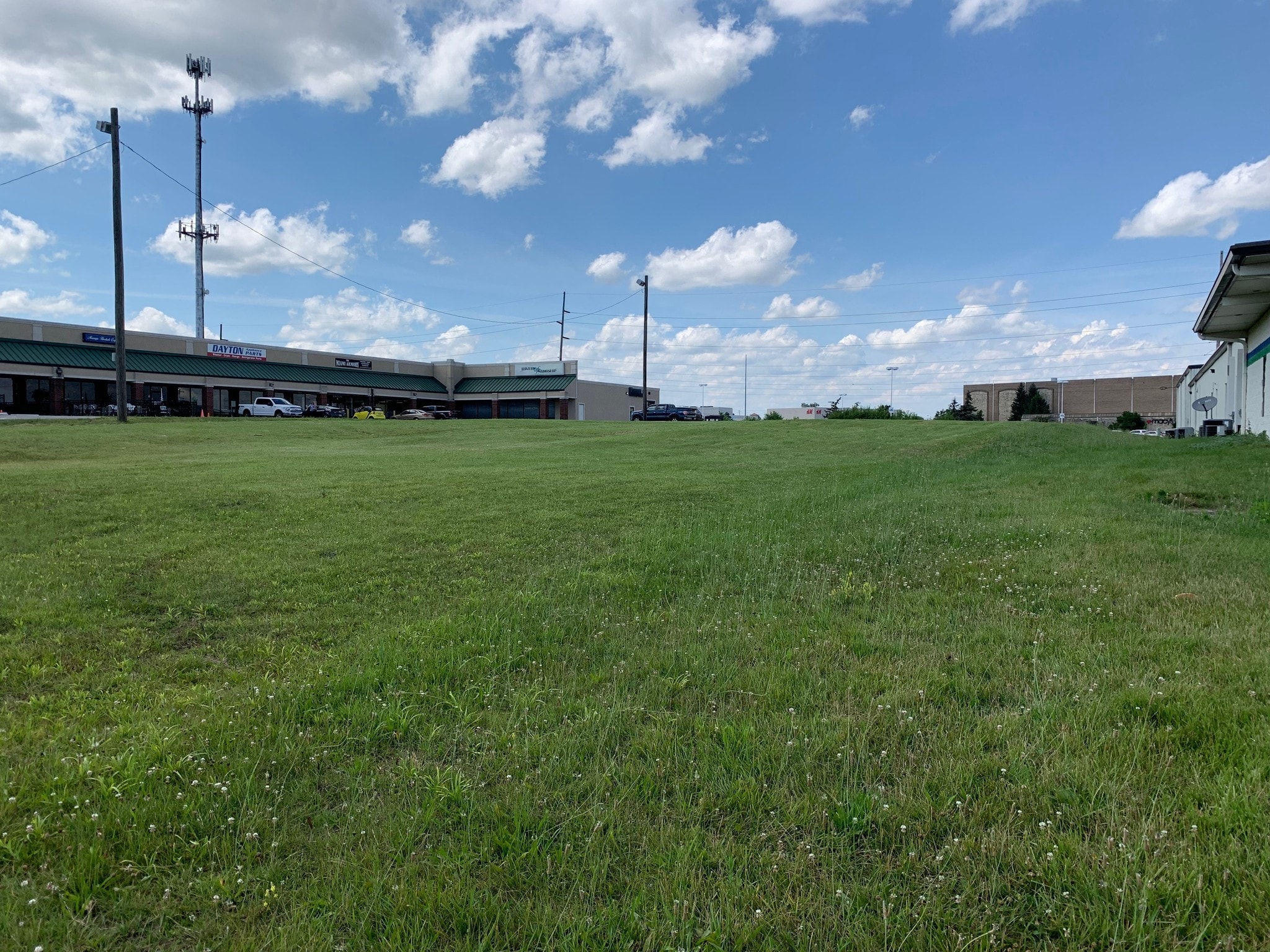 Kingsridge Dr, Dayton, OH à vendre Photo principale– Image 1 sur 7