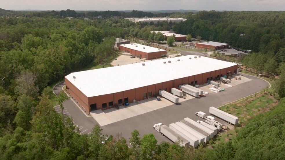 5750 Commerce Blvd, Alpharetta, GA à louer - Photo de l’immeuble – Image 2 sur 4