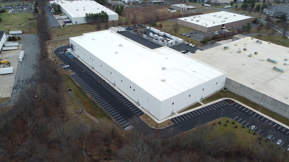 1100 Randolph Rd, Somerset, NJ à louer - Photo de l’immeuble – Image 3 sur 5