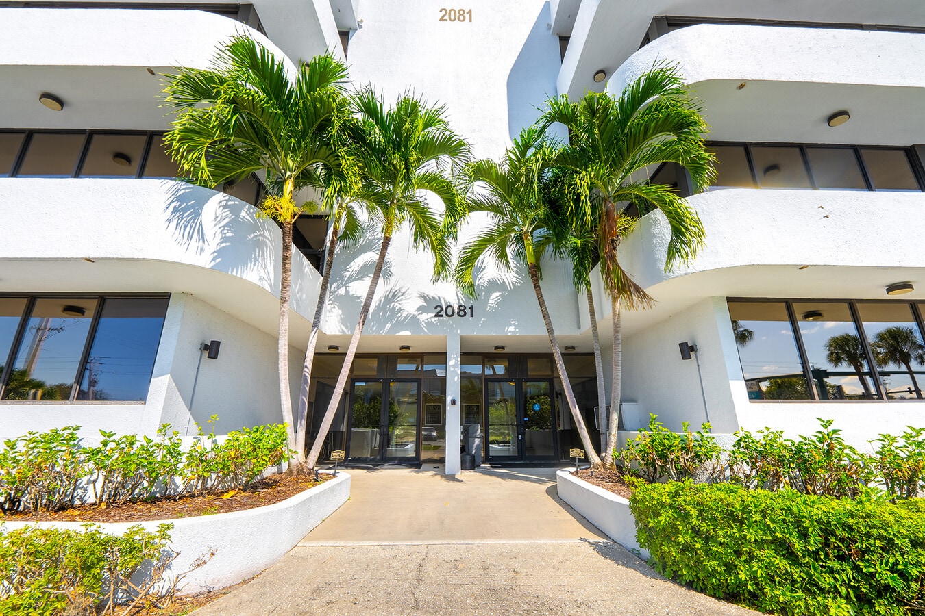 2081 SE Ocean Blvd, Stuart, FL 34996 - Lot 3 A&B - - Photo intérieure - Image 2 of 16