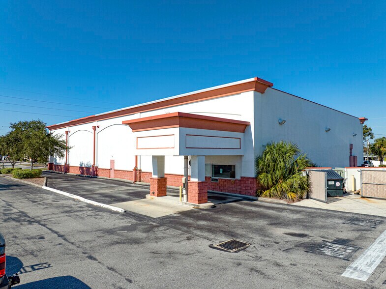 1899 N Highland Ave, Clearwater, FL à louer - Photo de l’immeuble – Image 3 sur 5