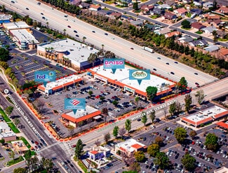 Plus de détails pour Foothill Plaza – Local commercial à vendre, La Verne, CA