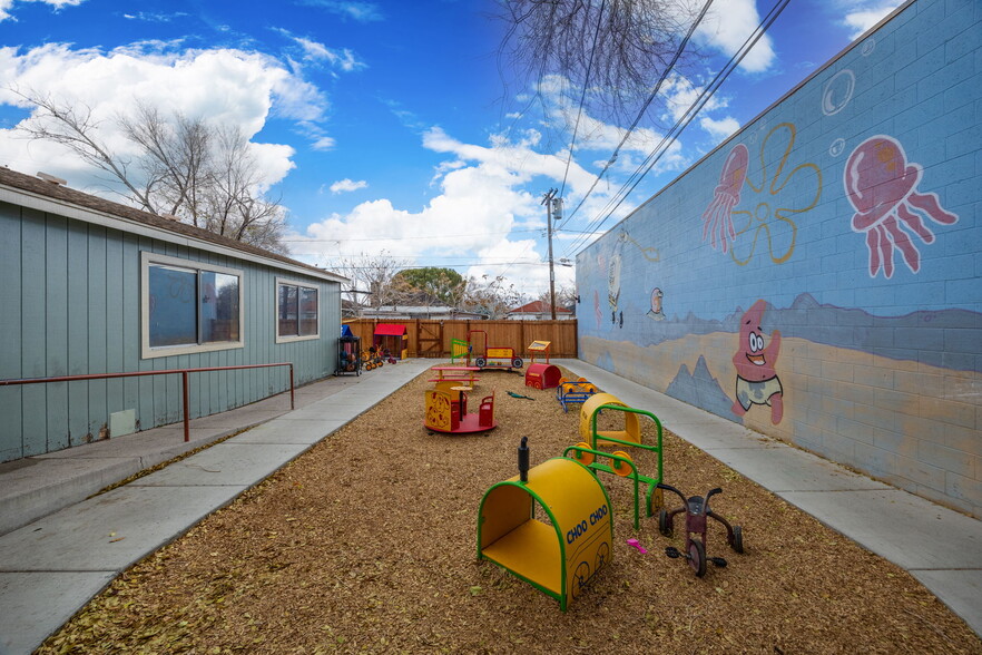457 Casazza Dr, Reno, NV à vendre - Photo de l’immeuble – Image 3 sur 18
