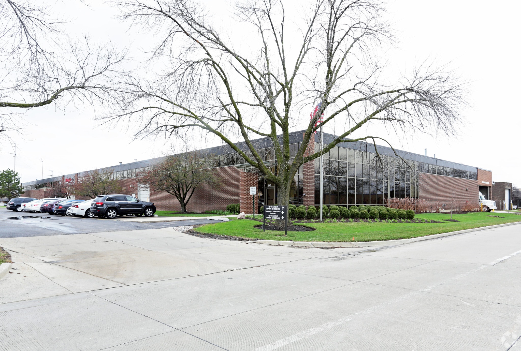 545-549 W Lake St, Elmhurst, IL à louer Photo principale– Image 1 sur 12