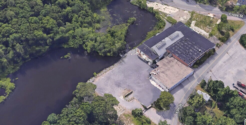 47 Elm St, Norton, MA à vendre - Photo de l’immeuble – Image 1 sur 2