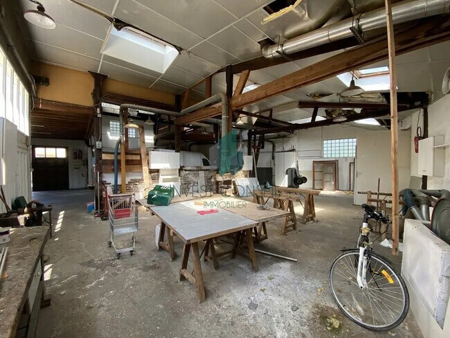 Plus de détails pour 7 Rue Suzanne Barroul, Saint-Gratien - Bureau, Local d'activités à louer