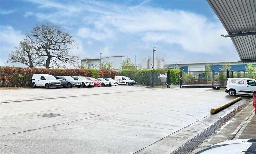 Kempson Way, Bury St Edmunds à vendre - Photo de l’immeuble – Image 3 sur 8
