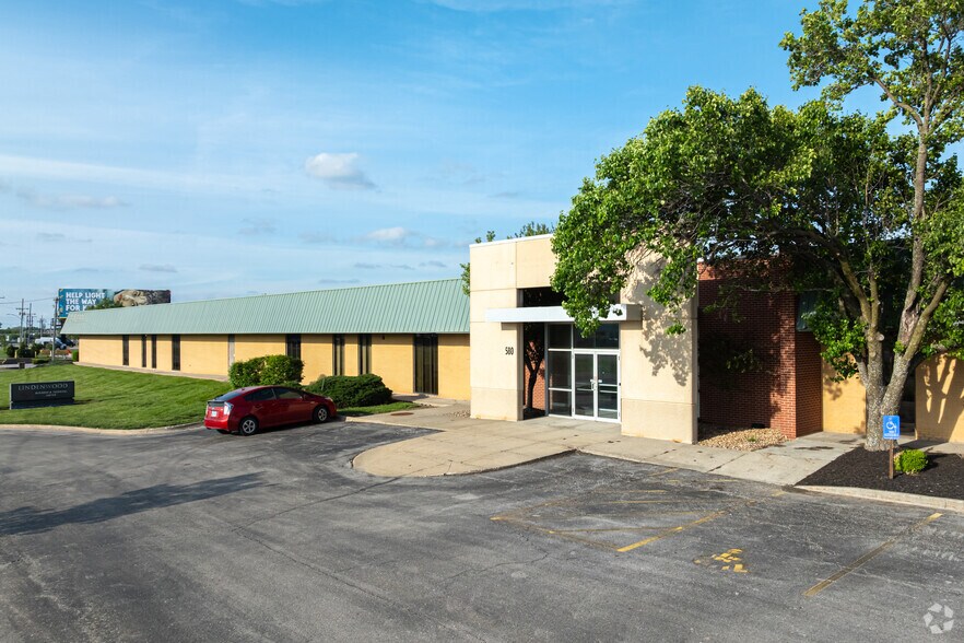 520-580 N Rogers Rd, Olathe, KS à louer - Photo de l’immeuble – Image 2 sur 20