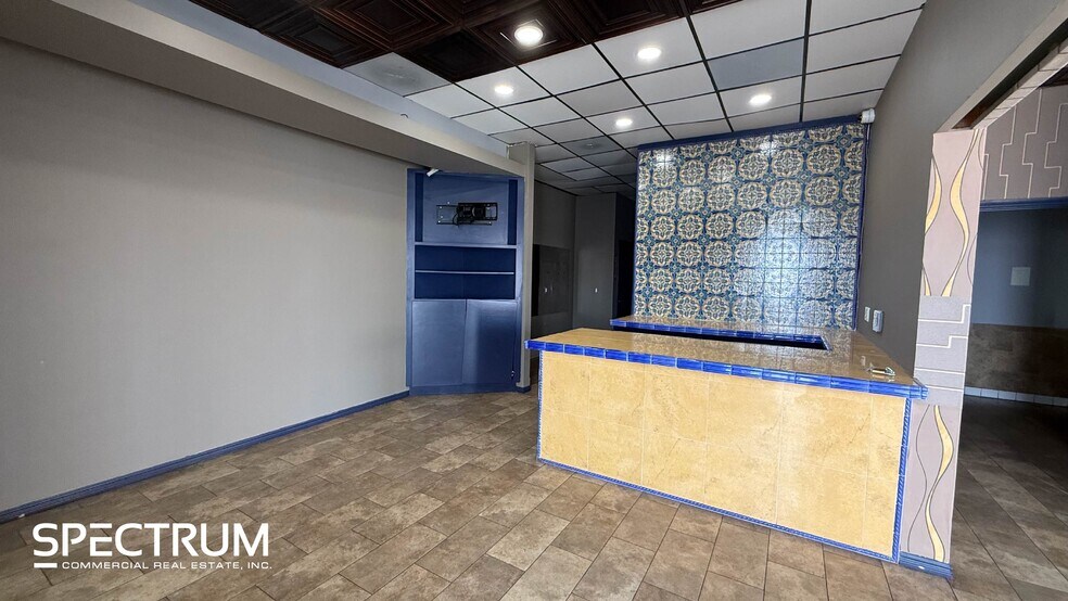 18000 Ventura Blvd, Encino, CA à louer - Photo intérieure – Image 2 sur 9