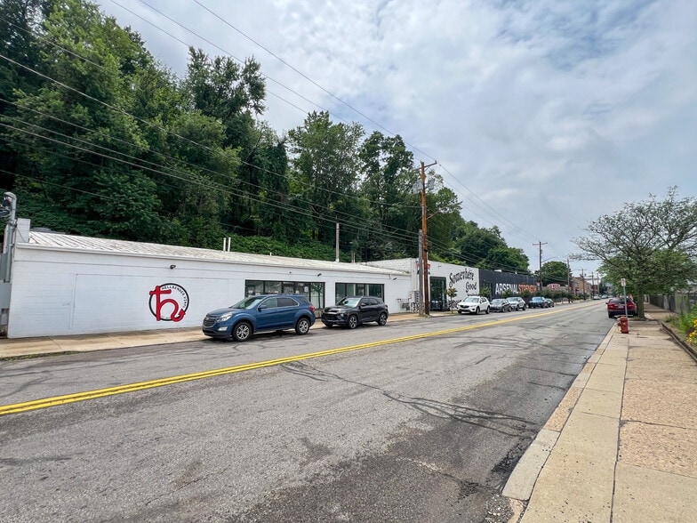 5770 Butler St, Pittsburgh, PA à vendre - Photo de l’immeuble – Image 2 sur 14