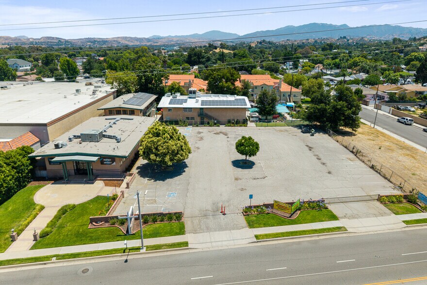 25222 Wiley Canyon Rd, Santa Clarita, CA à vendre - Photo de l’immeuble – Image 2 sur 32