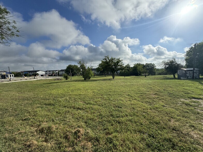 1371 E FM 150, Kyle, TX à vendre - Autre – Image 2 sur 7